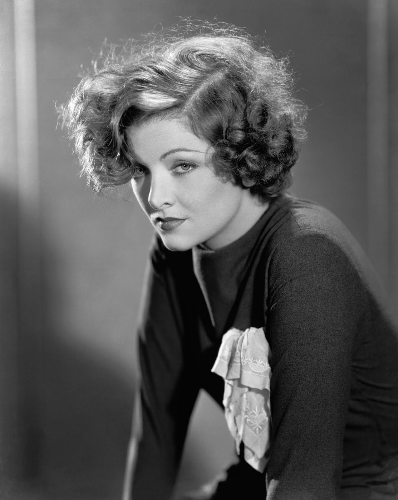 Myrna Loy  The Epitome of Classic Hollywood Charm Through Old Photos - 87