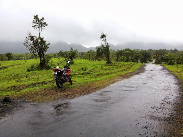 A bike ride to Aamby valley and Mulshi Dam