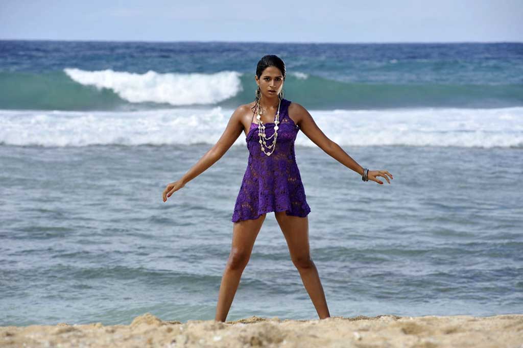 Telugu Cinema Wallpapers Sizzling Hot Actress Shraddha Das Online Unseen Beach Hot Bikini Photos 