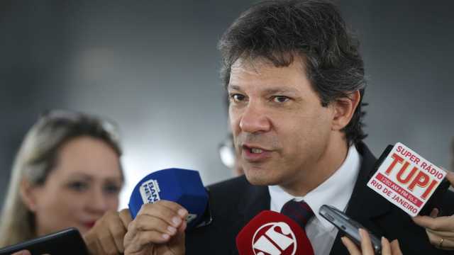 Ibope: 4 em 10 eleitores de Lula não votam em Haddad