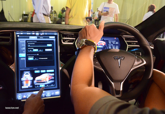 A huge 17 inch touchscreen display inside the Tesla Model S