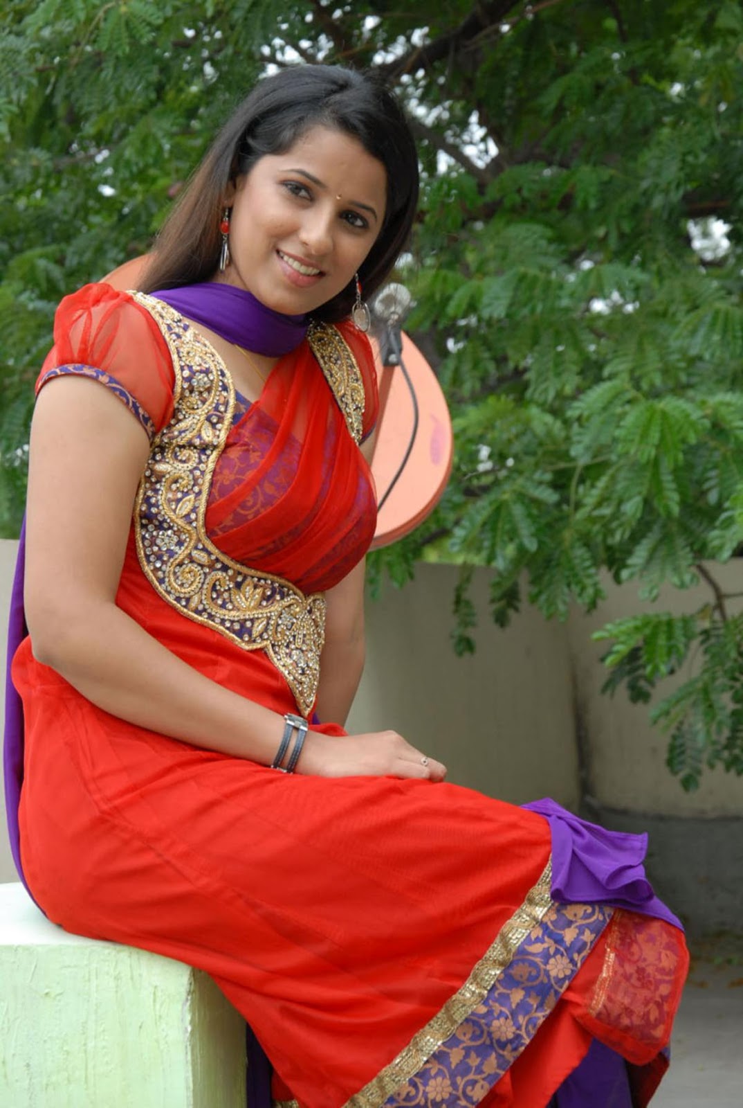 Actress Shreya Reddy Photos - Wallwoods