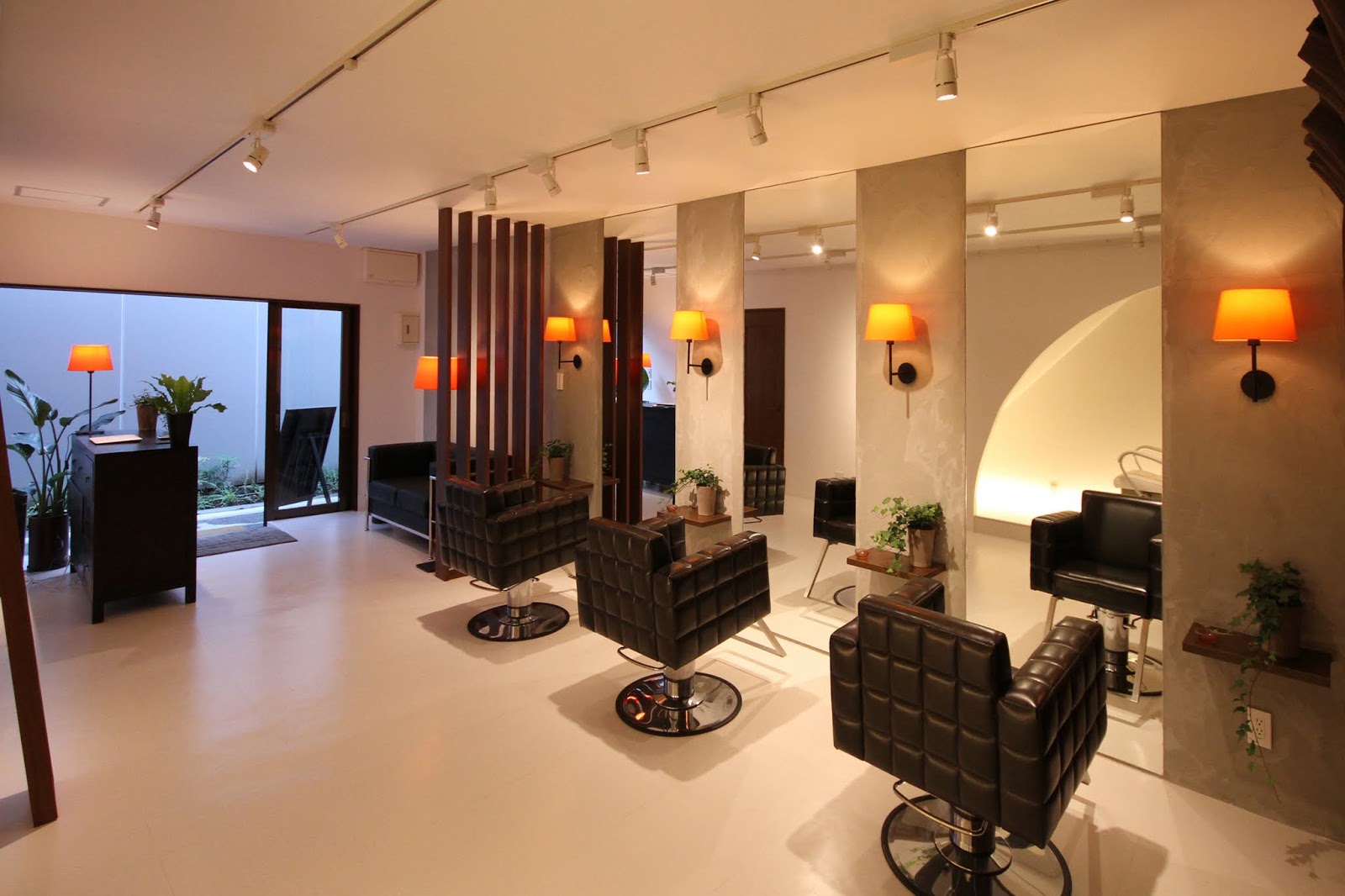 SALON（美容院）の完成