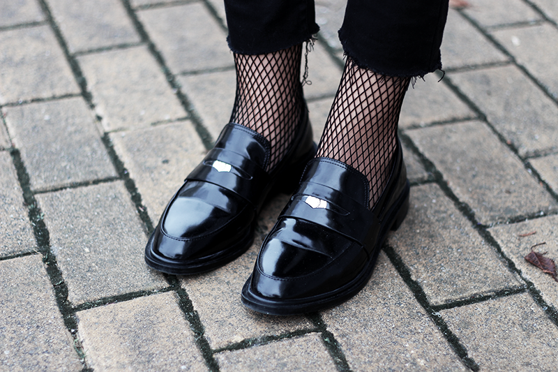 Можно носить лоферы с носками. Primark лоферы черные. Лоферы с носочками. Лоферы с носками. Лоферы с носками женские.