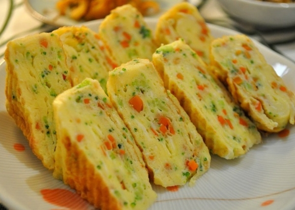Cara Membuat Tamagoyaki, Telur Dadar Gulung Khas Jepang Cara Membuat Tamagoyaki, Telur Dadar Gulung Khas Jepang