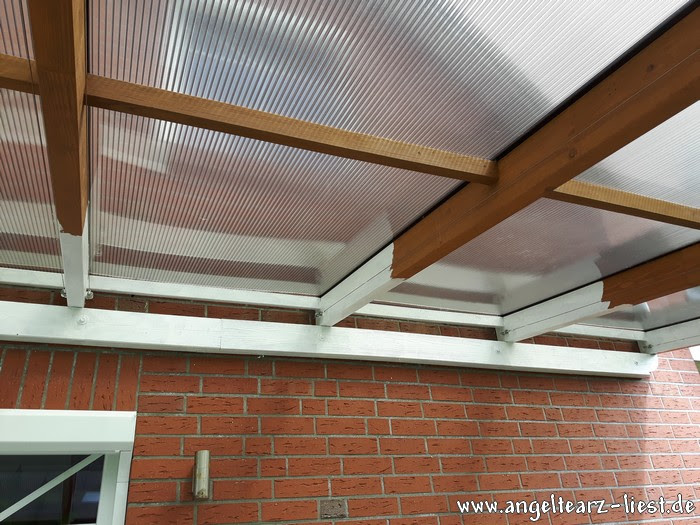 Terrassenüberdachung wird weiss Terrassenüberdachung wird weiss