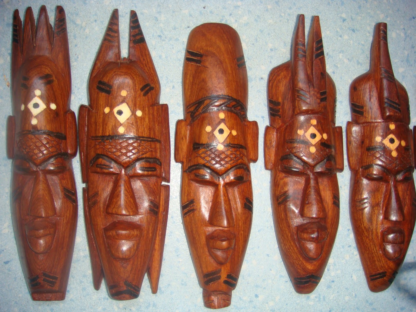 deco afrique masque africain en bois