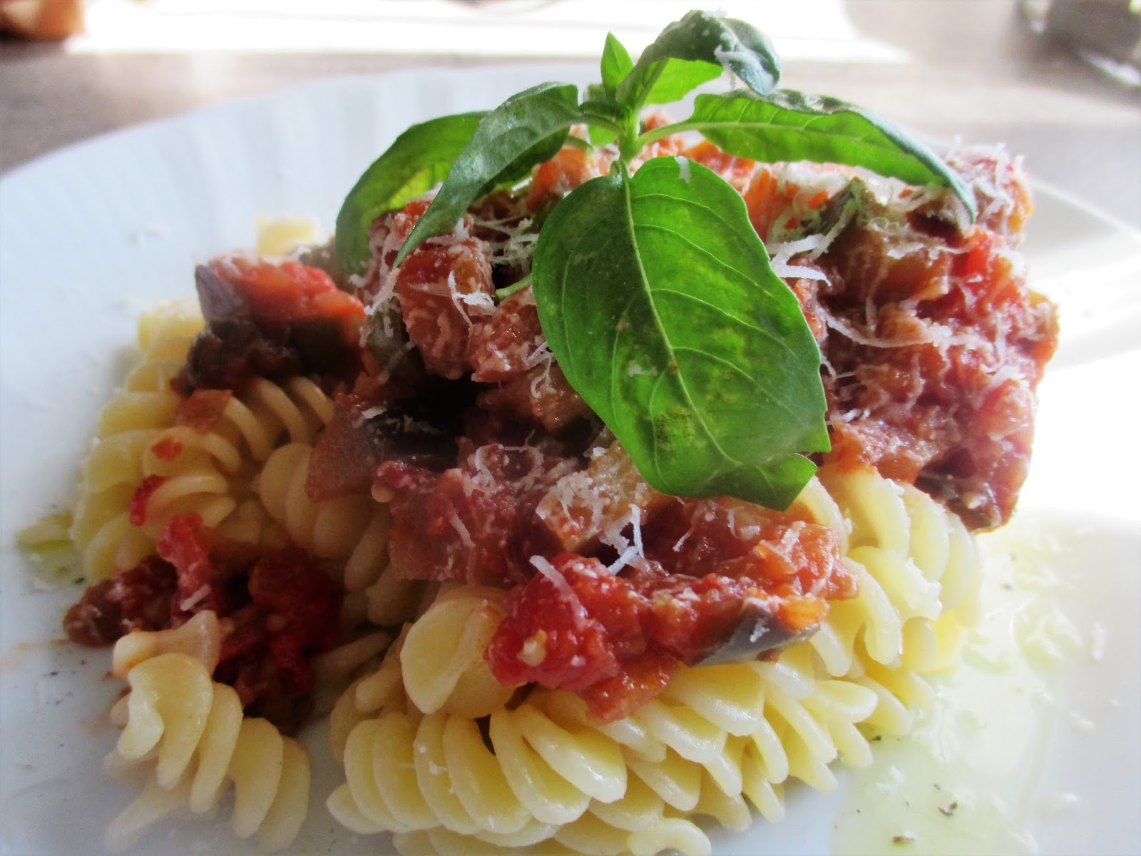 FUSILLI WITH SPECIAL SAUCE Fusilli con un sugo speciale Ricetta ed