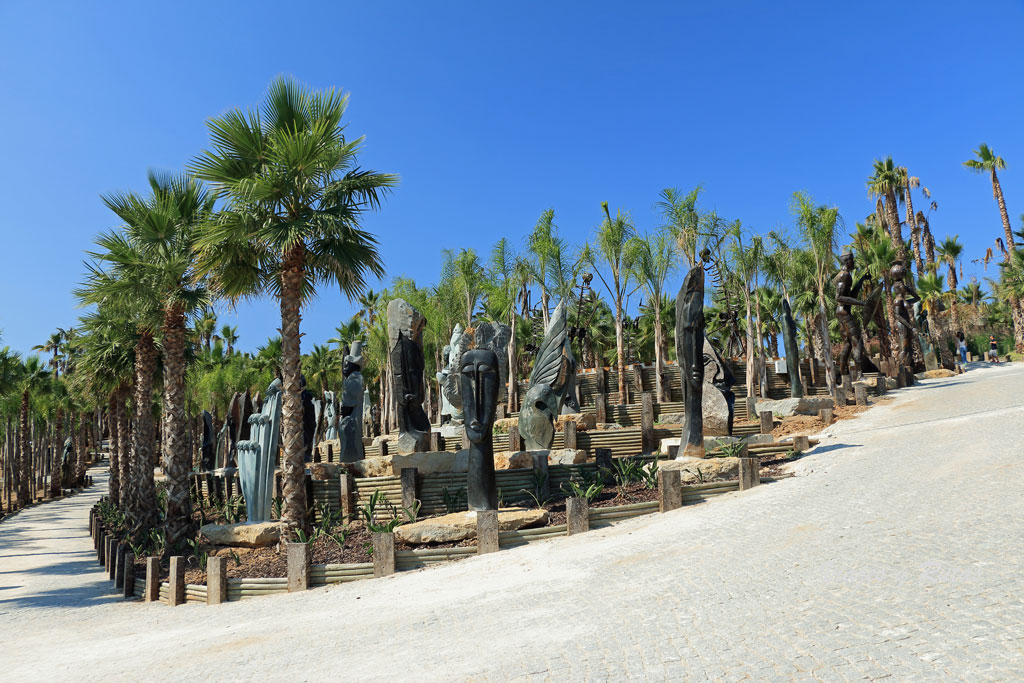 Jardín de Escultura africana de Buddha Eden