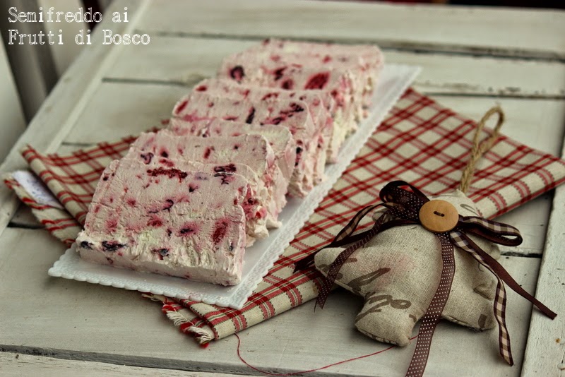 semifreddo ai frutti di bosco