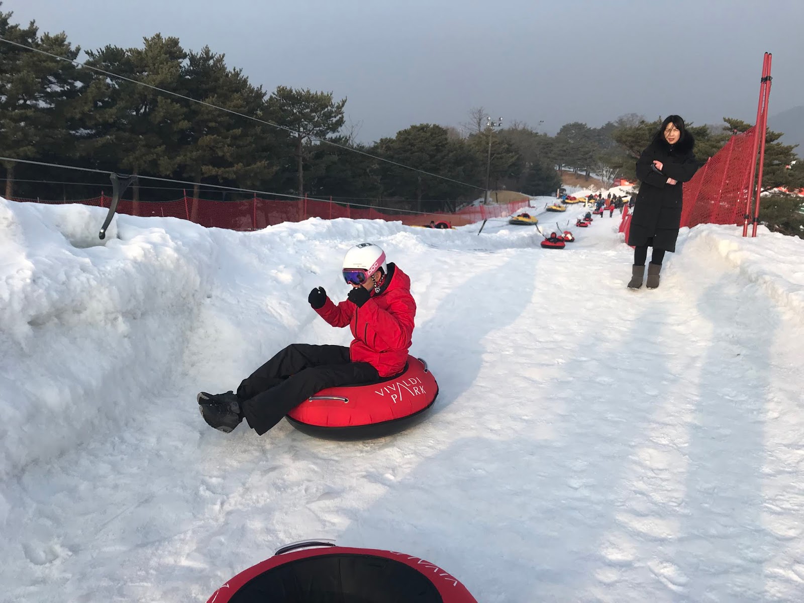 Enjoy Ski In Korea 2018 Snowy land opening ! Visit Vivaldi park and enjoy snow sled in Korea