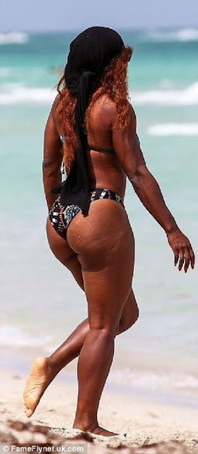 Bootylicious! Serena Williams Shows Off Her Massive and S*xy Asset in Bikini (Photos)