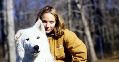 White Wolf : Classical Pianist Hélène Grimaud on Living with Wolves ...