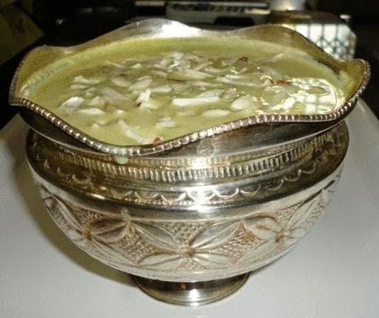 Phirni in a serving bowl