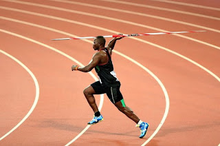 Kali ini kita akan membahas sebuah materi pembelajaran pendidikan jasmani dan kesehatan atau penjaskes tingkat SMA/SMK yaitu tentang rangkuman atau ringkasan lembar lembing, adapun yang akan kita bahas mengenai pengertian, sejarah singkat lempar lembing, macam-macam / jenis-jenis teknik dasar dan gaya permainan olahraga lempar lembing, peraturan pertandingan, peralatan yang dibutuhkan dan digunakan, dan contoh gambar serta ukuran lapangan lempar lembing.