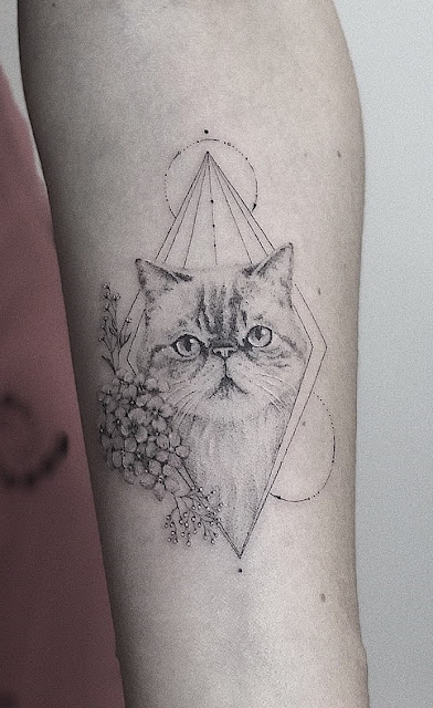 Tatuagens femininas de gatos Tatuagens femininas de gatos