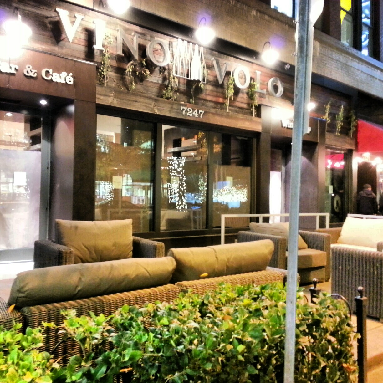 Robert Dyer Bethesda Row VINO VOLO ADDS OUTDOOR SEATING, BETHESDA