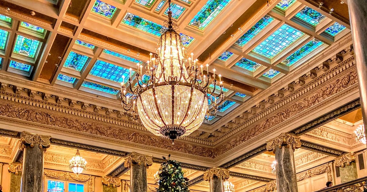 Walking Arizona Christmas in the Joseph Smith Memorial Building, Salt