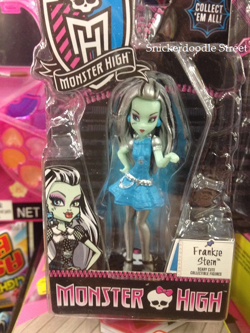 SNICKERDOODLE STREET: *In Store Report* Mini Monster High Dolls ...