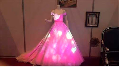 3D interactive projection on wedding dress