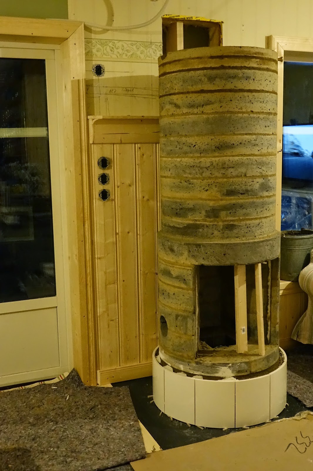 Linnéas Gård: Kachelofen - Tag 3&hellip;!