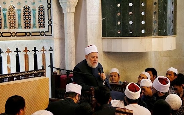 Bumikan Semangat Tajdid Syekh Ali Jum’ah, Senior Santri Al-Azhar Dorong Masisir Hadiri Halaqah Masyayikh Al-Azhar Bumikan Semangat Tajdid Syekh Ali Jum’ah, Senior Santri Al-Azhar Dorong Masisir Hadiri Halaqah Masyayikh Al-Azhar