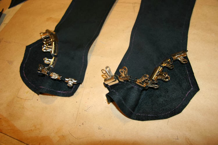 A fetish leathercrafters journal Making the Boot Binder Pattern