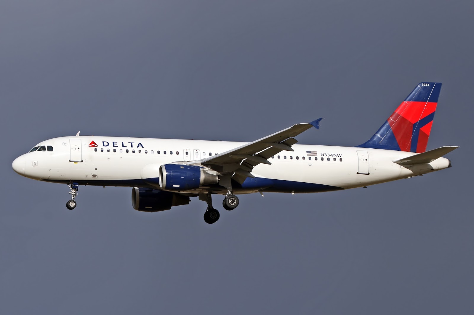 Aero Pacific Flightlines Delta Airlines Airbus A320212 (c/n 339) N334NW