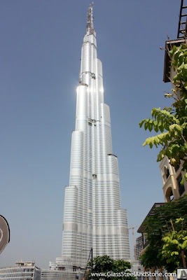 The World Visit: Dubai Tallest Building 2009