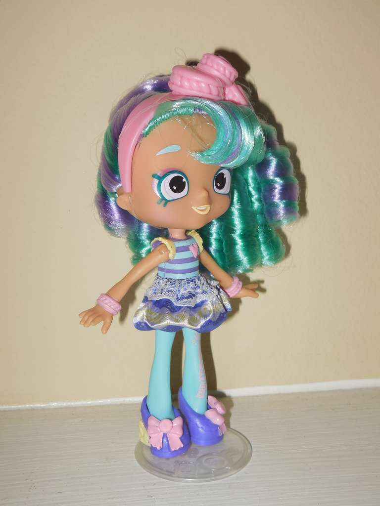 macy macaron shoppie doll