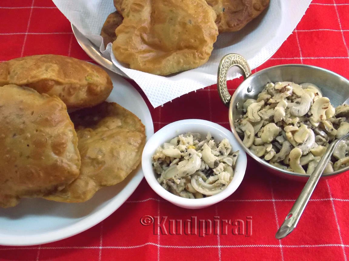 Theek Roti Kudpiraj's Garam Tawa: Theek Rotti(Spicy Mangalorean Pooris)