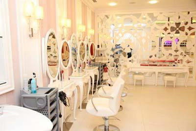 World's First Hello Kitty Spa In Dubai - hair salon