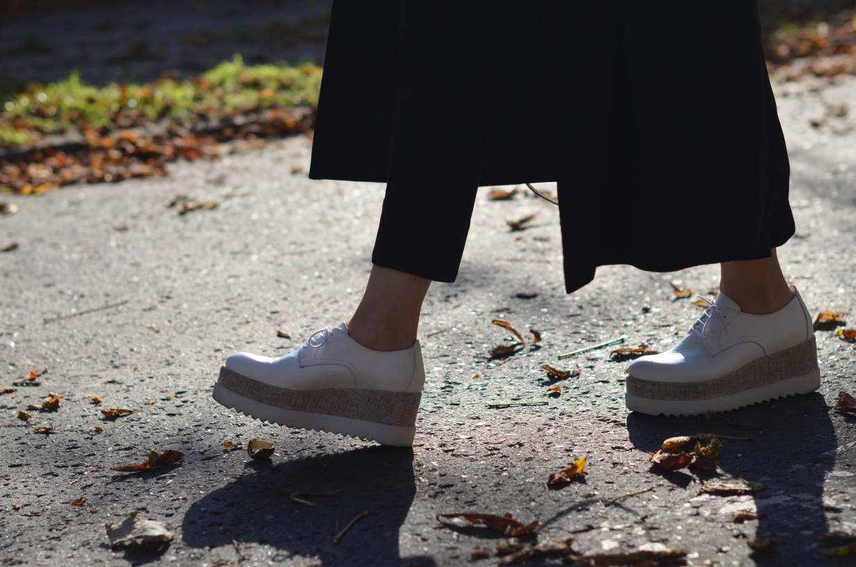 białe oksfordy Tamaris platformy; white shoes Tamaris