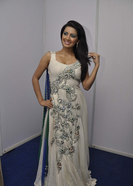 Geeta Basera Look Gorgeous In White Dress Trionic 88 Tube Sex