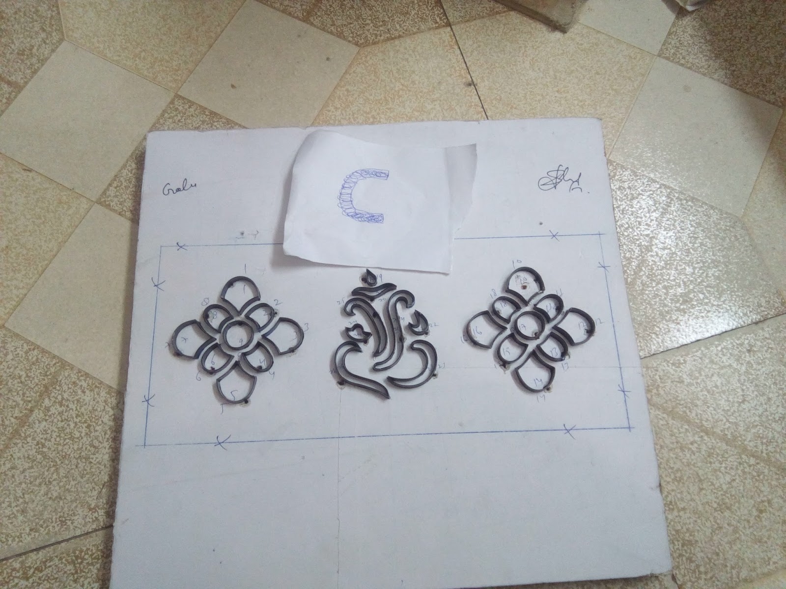 Rule cutting die maker