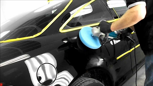 Comment utiliser une pâte à polir sur une voiture