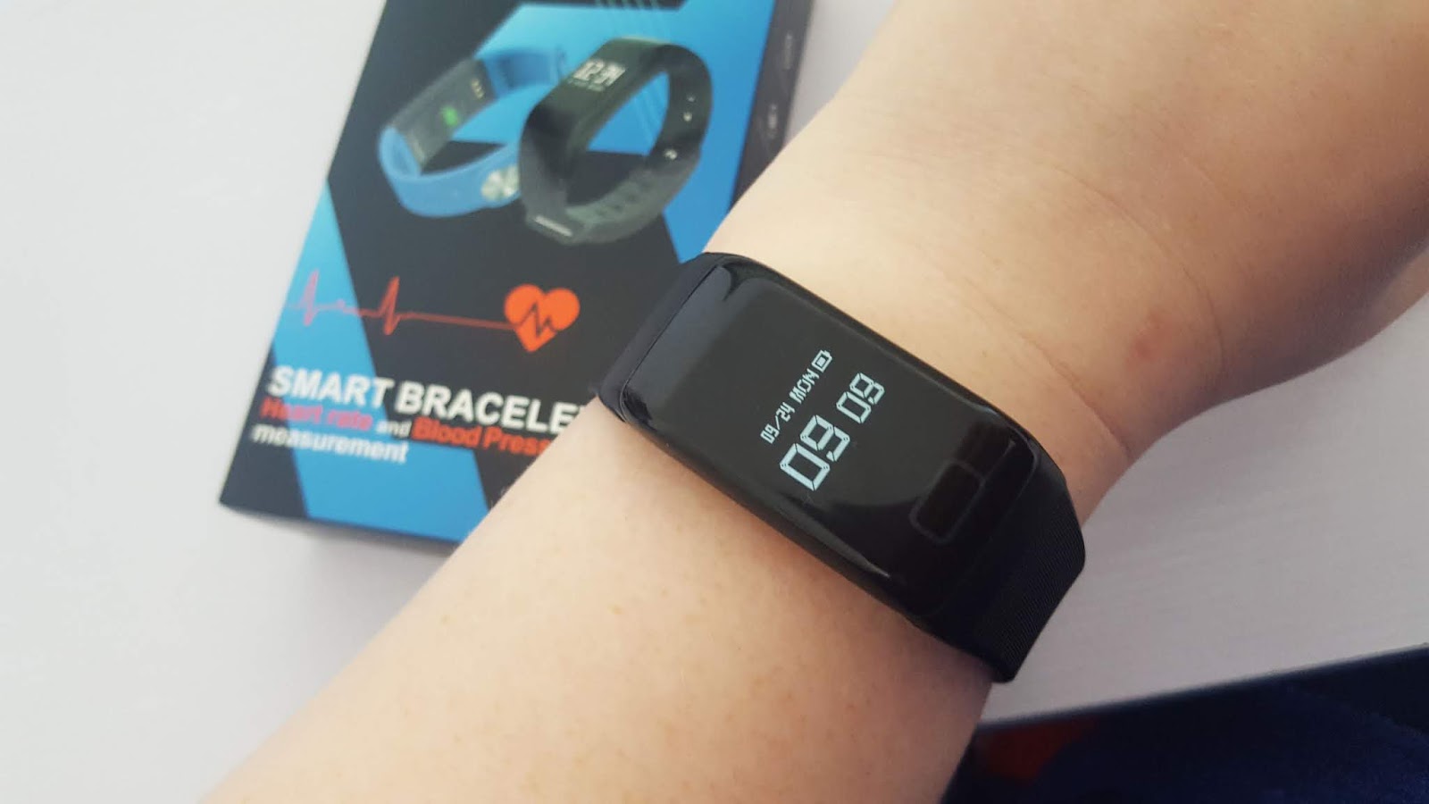 Review: The Flare Smart Bracelet Is a Safety Accessory You'll Actually Want  to Wear