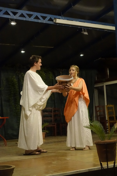 Μια ξεχωριστή θεατρική παράσταση στο ΕΛΛΗΝΙΚΟΝ ΕΙΔΥΛΛΙΟΝ για την ΑΡΧΑΙΑ ΕΛΙΚΗ