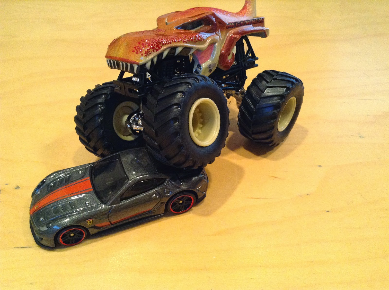 Игрушка машинка t Rex