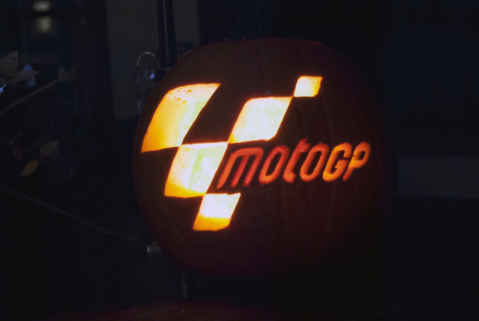 Motoblogn Motorcycle Pumpkin Carvings motoblogn-motorcycle-pumpkin-carvings