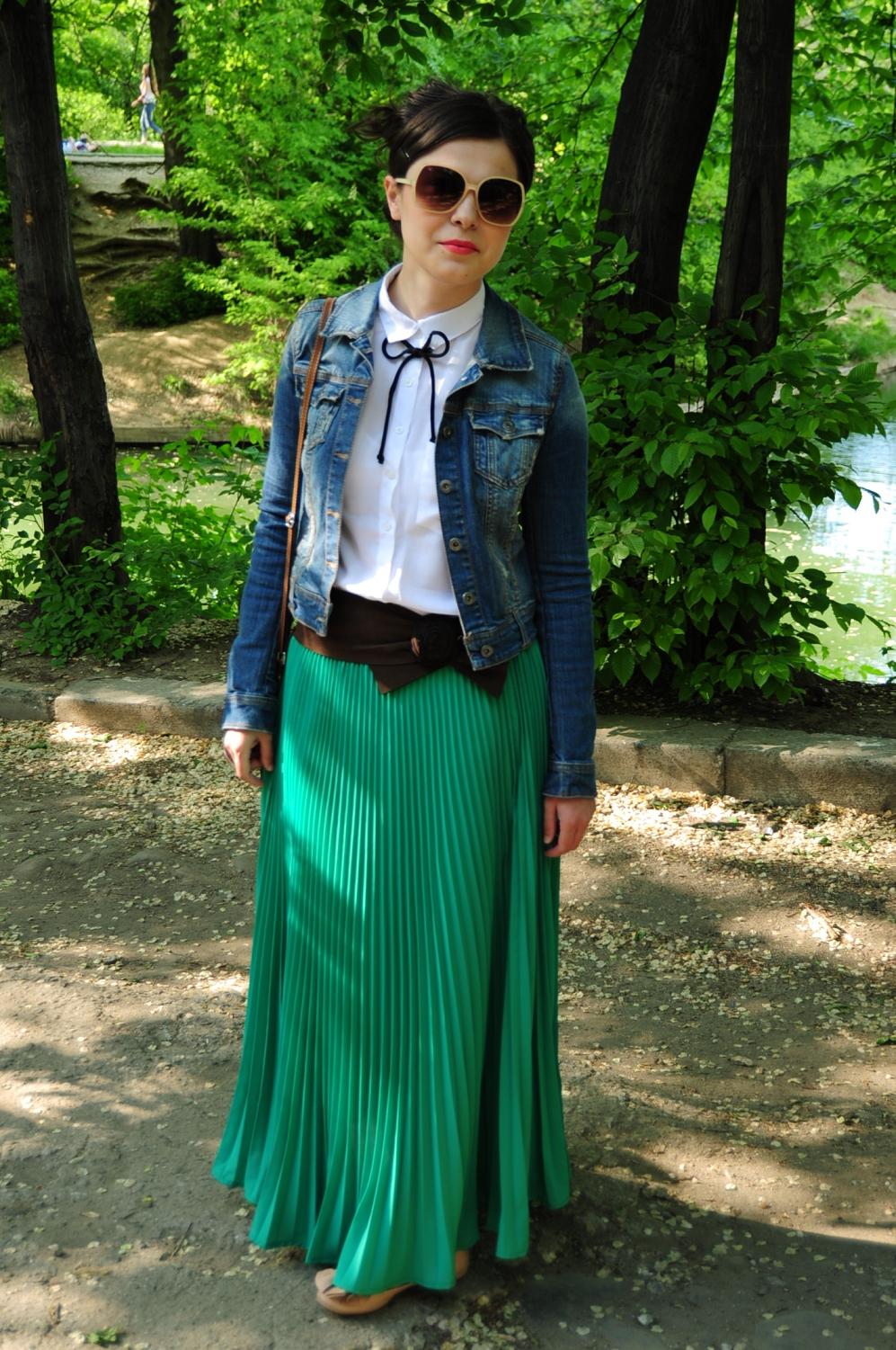 Miss Green has a new home: Long pleated skirt