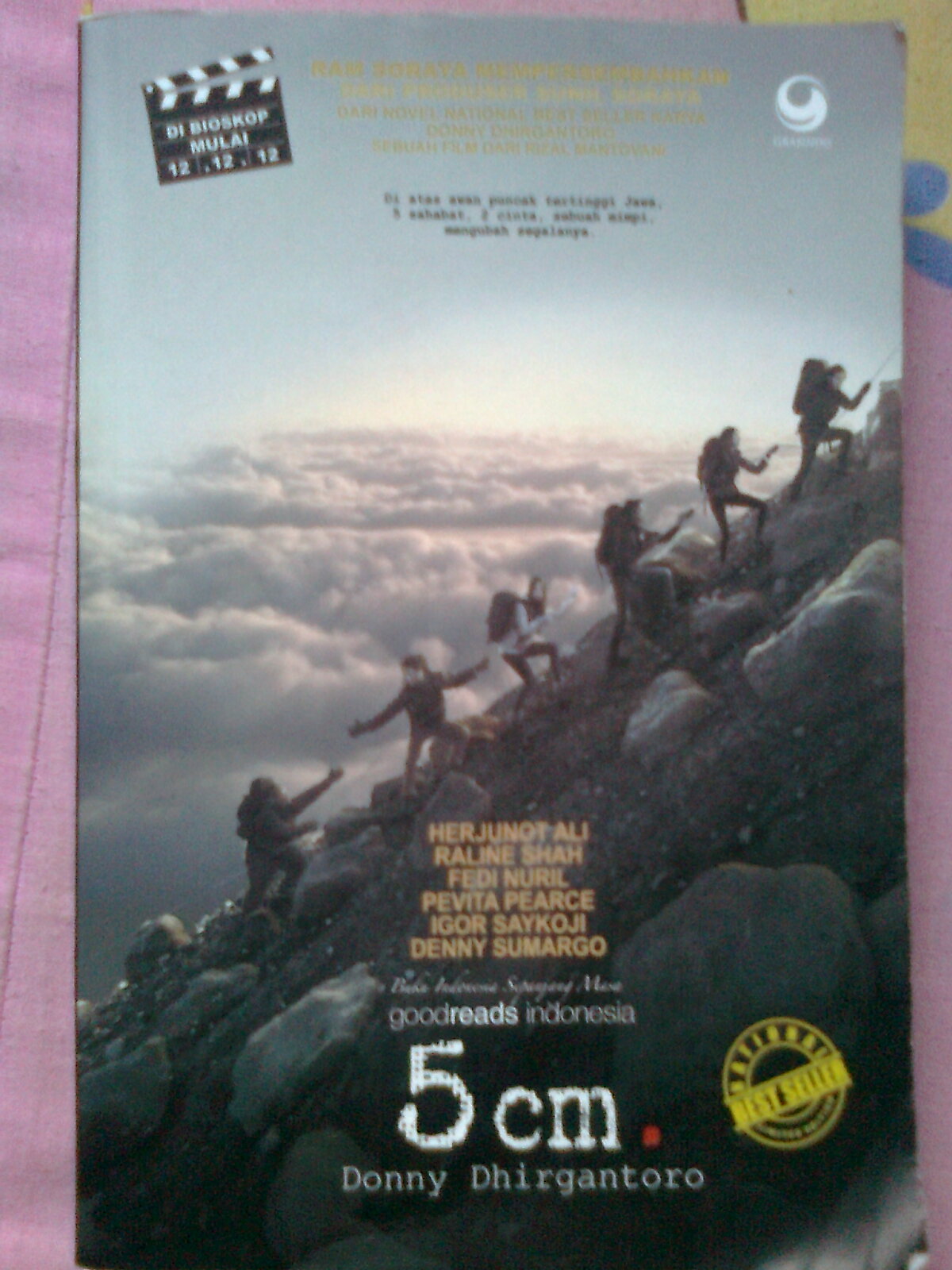 5 cm quotes putri aris safitri