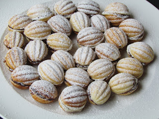 Nuci umplute /  Walnut Shaped Cookies