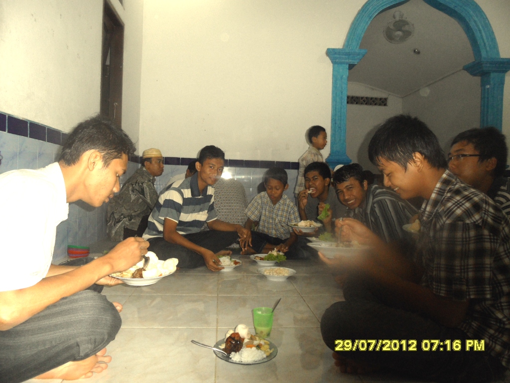 bunglon putih: Juli 2012