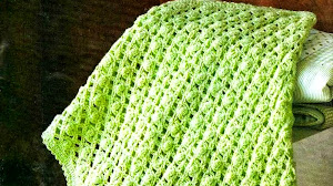 Mantilla verde al crochet