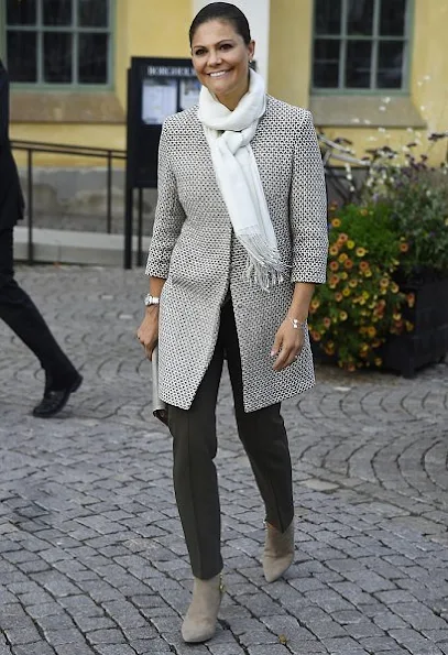 Crown Princess Victoria wore dress new sesion bag style royal news royal fashions