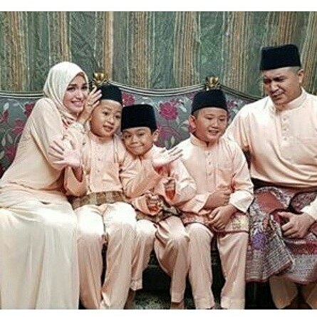 Rasmi Famili Tuan Ihsan Raya