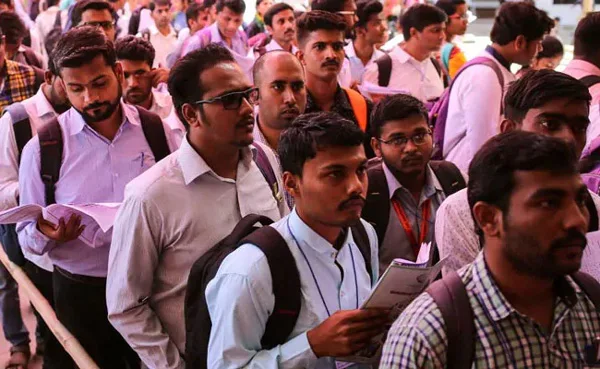 50 Lakh Lost Jobs Over 2 Years, Trend Began Just After Notes Ban: Report, News, New Delhi, Report, Demonetization, Lok Sabha, Election, Unemployment, Narendra Modi, Trending, Report, Media, Education, National