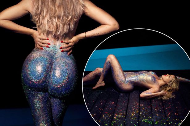 Khloe Kardashian Shows Her Nipples And Rear As She’s Painted In Glitters.