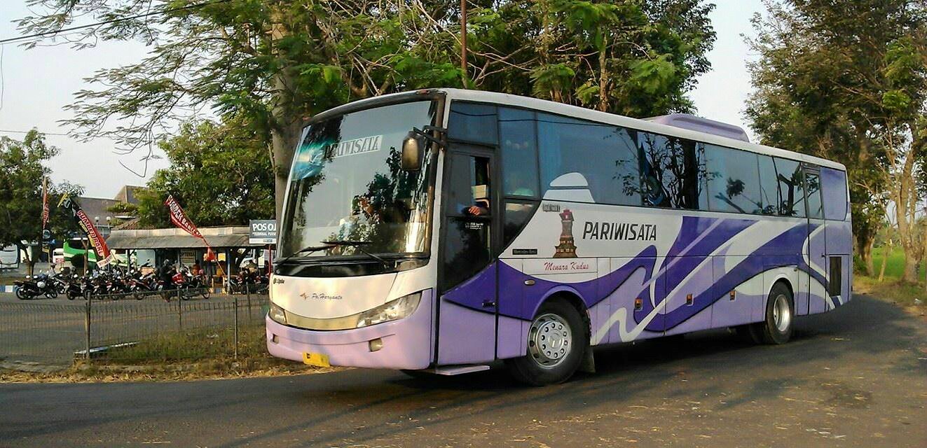 Bus Haryanto Di Terminal Bus Prembun Kebumen